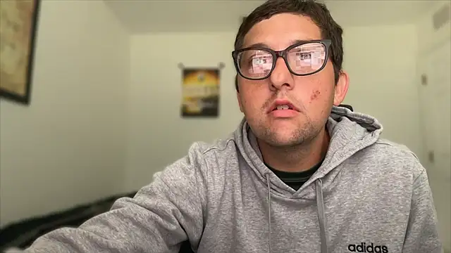 Snapshot of Milflover96 chatting on 10-31-25, 03:19 Milflover96 online show from 10-31-25, 03:19