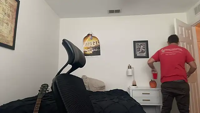 Snapshot of Milflover96 chatting on 09-23-25, 05:53 Milflover96 online show from 09-23-25, 05:53