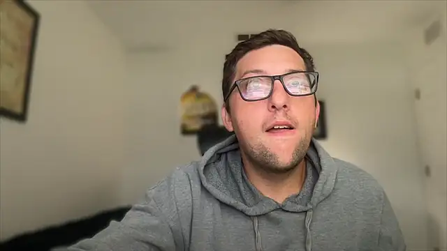 Snapshot of Milflover96 chatting on 10-10-25, 02:40 Milflover96 online show from 10-10-25, 02:40