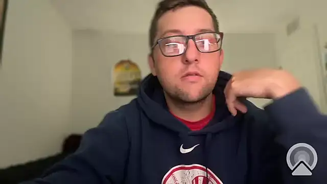 Snapshot of Milflover96 chatting on 09-08-25, 03:22 Milflover96 online show from 09-08-25, 03:22