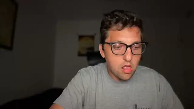 Snapshot of Milflover96 chatting on 10-26-25, 07:20 Milflover96 online show from 10-26-25, 07:20