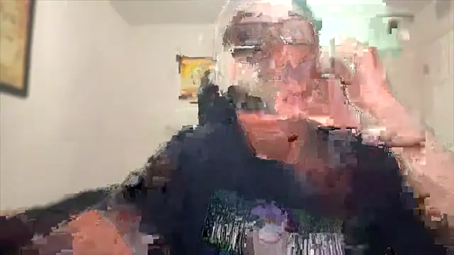 Snapshot of Milflover96 chatting on 10-18-25, 10:56 Milflover96 online show from 10-18-25, 10:56