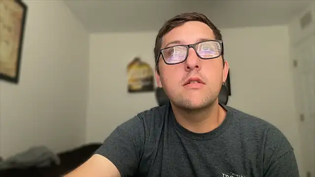 Snapshot of Milflover96 chatting on 10-06-25, 02:51 Milflover96 online show from 10-06-25, 02:51