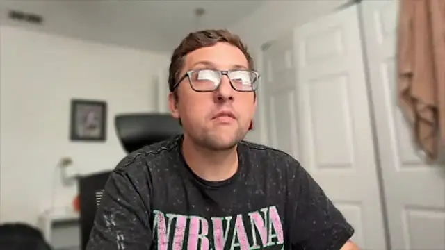 Snapshot of Milflover96 chatting on 02-21-26, 10:01 Milflover96 online show from 02-21-26, 10:01