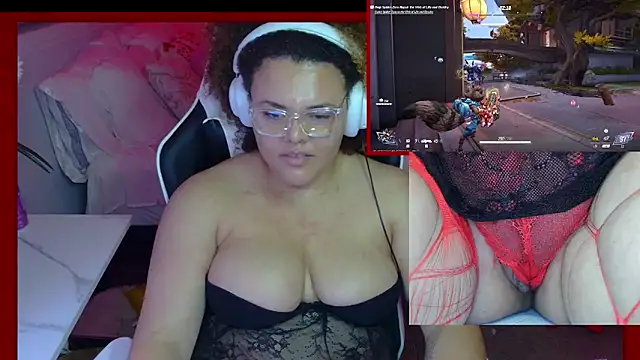 Snapshot of SophiaG125 chatting on 02-14-25, 09:55 SophiaG125 online show from 02-14-25, 09:55