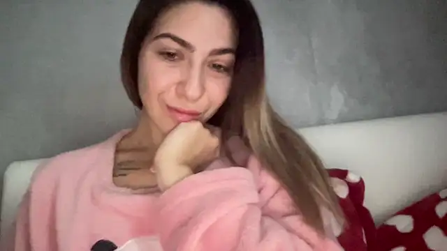 sarrah rossy online show from 11-27-25, 01:11