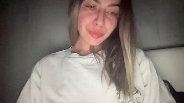 Snapshot of sarrah_rossy chatting on 09-16-25, 08:32 sarrah rossy online show from 09-16-25, 08:32