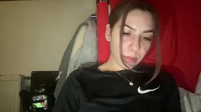 Snapshot of sarrah_rossy chatting on 03-15-25, 10:22 sarrah rossy online show from 03-15-25, 10:22