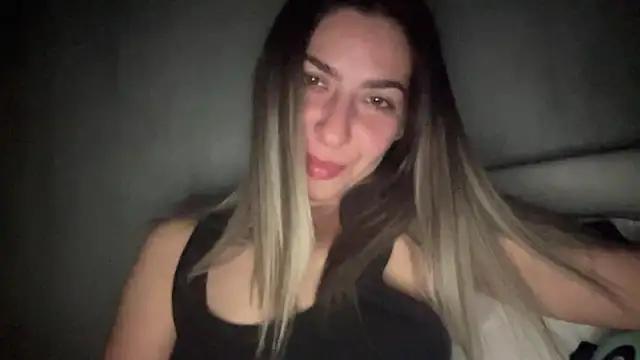 Snapshot of sarrah_rossy chatting on 09-15-25, 09:26 sarrah rossy online show from 09-15-25, 09:26