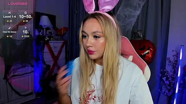  Loneve   online show from 10-30-25, 01:53