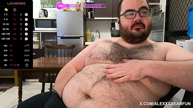 Snapshot of alexxxbear chatting on 09-14-25, 08:31 alexxxbear online show from 09-14-25, 08:31