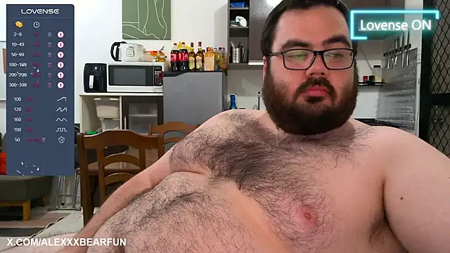 Snapshot of alexxxbear chatting on 03-06-25, 11:31 alexxxbear online show from 03-06-25, 11:31
