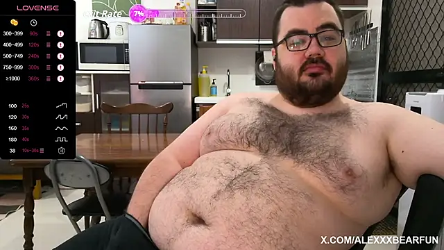 Snapshot of alexxxbear chatting on 09-17-25, 08:33 alexxxbear online show from 09-17-25, 08:33
