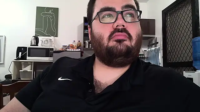 Snapshot of alexxxbear chatting on 02-11-25, 03:29 alexxxbear online show from 02-11-25, 03:29