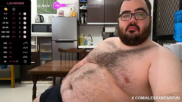 Snapshot of alexxxbear chatting on 09-21-25, 12:16 alexxxbear online show from 09-21-25, 12:16