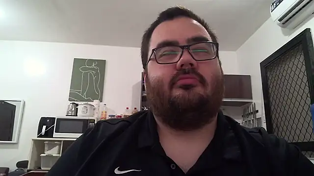 Snapshot of alexxxbear chatting on 02-10-25, 06:24 alexxxbear online show from 02-10-25, 06:24