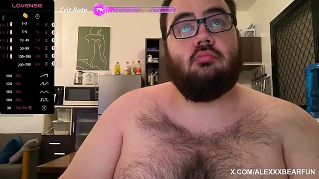 Snapshot of alexxxbear chatting on 10-17-25, 11:12 alexxxbear online show from 10-17-25, 11:12