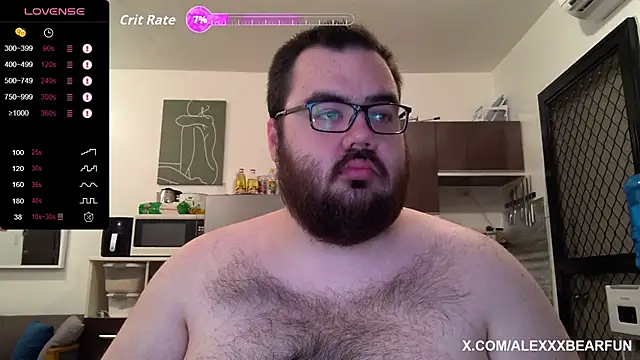 Snapshot of alexxxbear chatting on 10-11-25, 10:11 alexxxbear online show from 10-11-25, 10:11