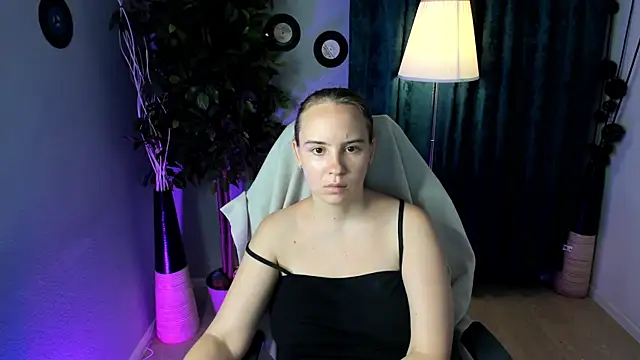 Snapshot of Lika_0ne chatting on 07-25-26, 11:49 Lika 0ne online show from 07-25-26, 11:49