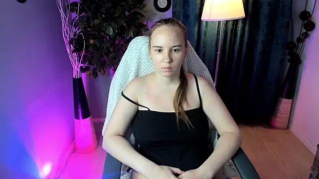 Snapshot of Lika_0ne chatting on 07-02-26, 12:00 Lika 0ne online show from 07-02-26, 12:00