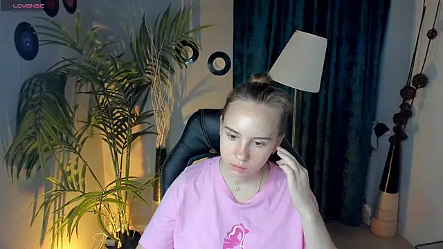 Lika 0ne online show from 09-30-25, 10:21