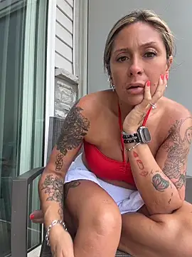 bossyroxy84 online show from 05-27-26, 06:15