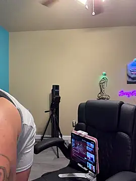 bossyroxy84 online show from 12-02-25, 12:33