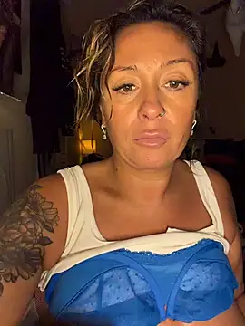 bossyroxy84 online show from 10-29-25, 11:47