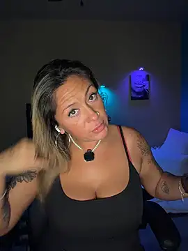 bossyroxy84 online show from 11-23-25, 05:17