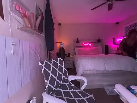 bossyroxy84 online show from 09-12-25, 04:01