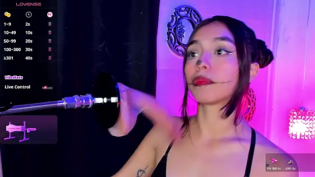 Snapshot of lanna_brunette chatting on 10-23-25, 01:10 lanna brunette online show from 10-23-25, 01:10