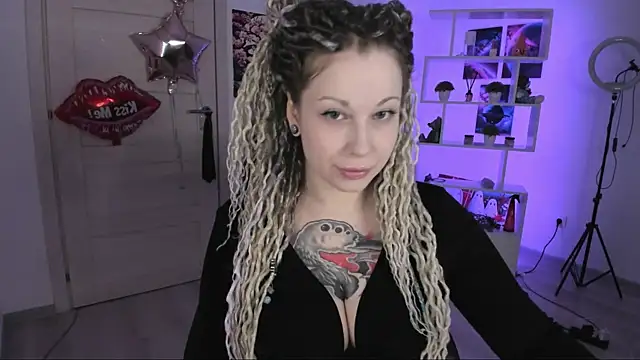 HoneySallyMoore online show from 10-29-25, 02:43