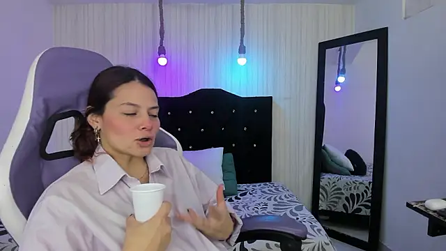 Snapshot of nicky_angel1 chatting on 02-24-26, 08:21 nicky angel1 online show from 02-24-26, 08:21