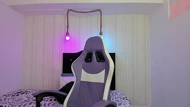 Snapshot of nicky_angel1 chatting on 02-04-26, 07:31 nicky angel1 online show from 02-04-26, 07:31