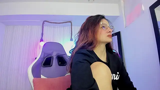 Snapshot of nicky_angel1 chatting on 06-26-26, 08:03 nicky angel1 online show from 06-26-26, 08:03
