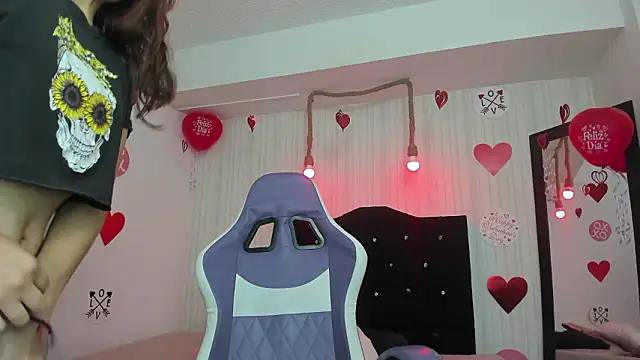 Snapshot of nicky_angel1 chatting on 02-18-26, 07:32 nicky angel1 online show from 02-18-26, 07:32