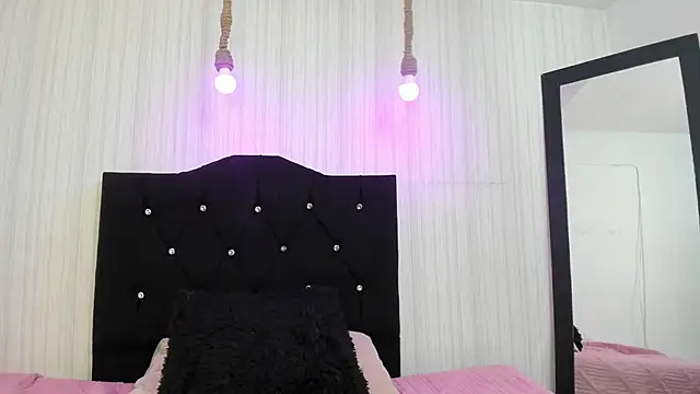 Snapshot of nicky_angel1 chatting on 02-26-25, 10:04 nicky angel1 online show from 02-26-25, 10:04