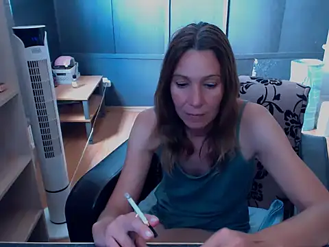 hannaha online show from 06-10-26, 12:28