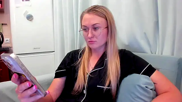 your Goddess Eva online show from 10-08-25, 07:25