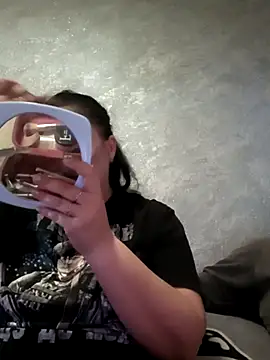 Greta Tamar online show from 11-14-25, 05:44