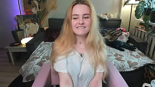 Snapshot of Alexa_Pirs chatting on 04-25-26, 01:25 Alexa Pirs online show from 04-25-26, 01:25