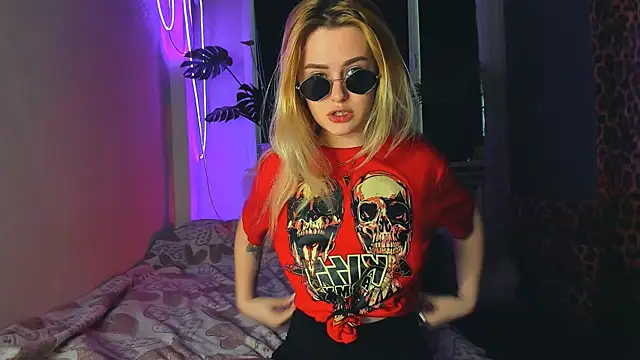 Alexa Pirs online show from 03-22-25, 02:36