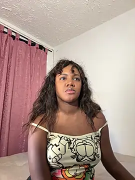 Daphnewalker   online show from 10-28-25, 02:12