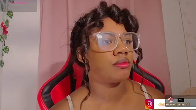 Daphnewalker   online show from 02-01-26, 11:52