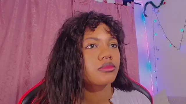 Daphnewalker   online show from 12-19-25, 10:50