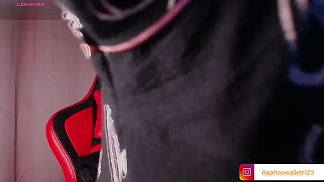 Daphnewalker   online show from 02-25-26, 12:16