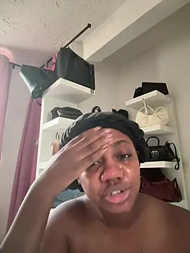 Daphnewalker   online show from 04-15-26, 01:48