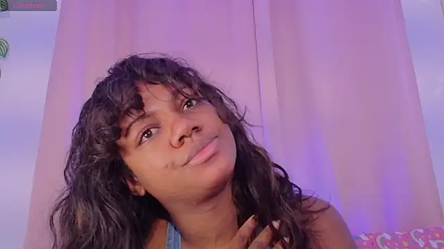 Snapshot of Daphnewalker__ chatting on 05-18-26, 11:37 Daphnewalker online show from 05-18-26, 11:37