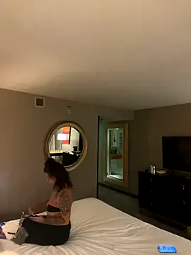 Snapshot of cheffboyrg chatting on 10-28-25, 06:45 cheffboyrg online show from 10-28-25, 06:45