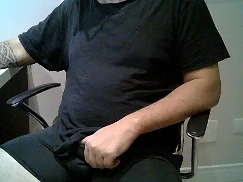 Snapshot of henri69 chatting on 06-05-26, 03:55 henri69 online show from 06-05-26, 03:55